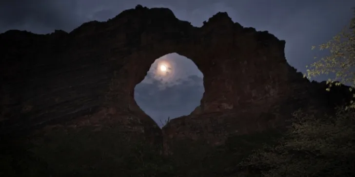 Stone hole, Serra da Capivara - Serra da Capivara