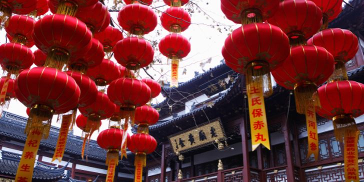 red lanterns in Yuyuan Gardens, China - Pacotes para China