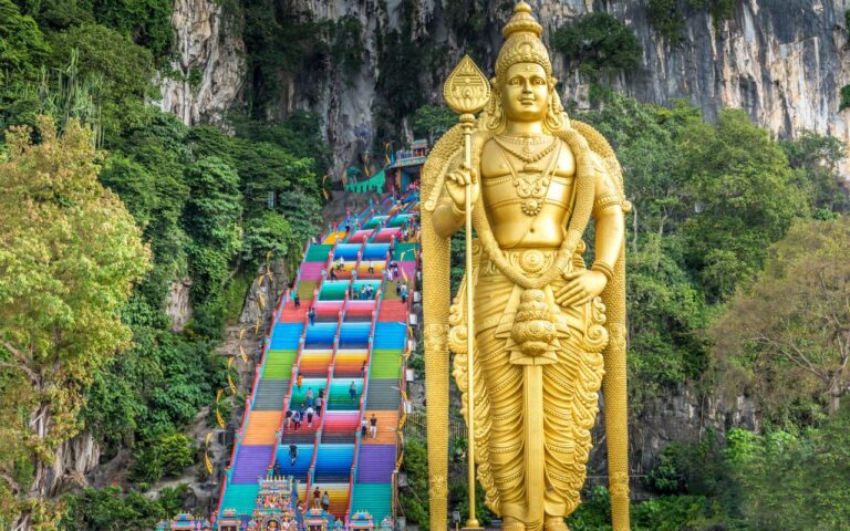 Batu Caves, Selangor Malaysia, God Murugan - Pacotes para Malásia