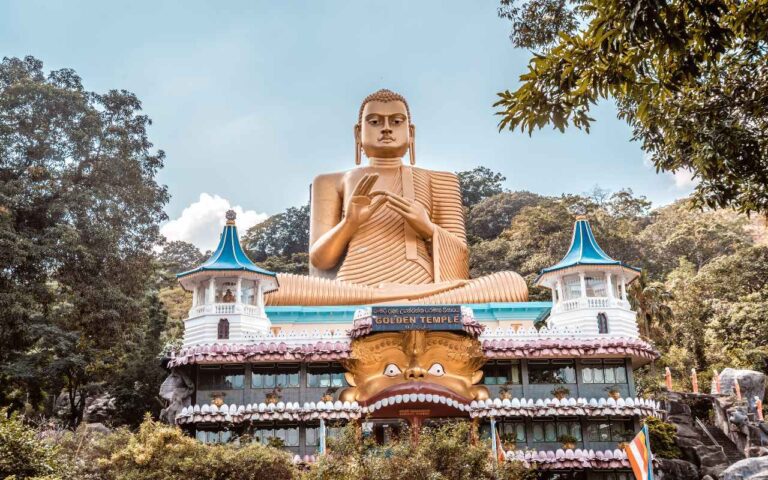 Glden Temple in Dambulla Sri Lanka - Pacotes para Sri Lanka