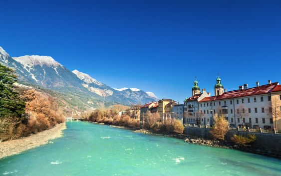 Innsbruch cityscape, Austria - Pacotes para Áustria